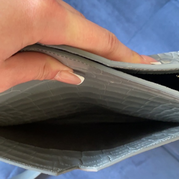 Vince Crocodile-Embossed Medium Messenger Bag - Picture 5 of 7